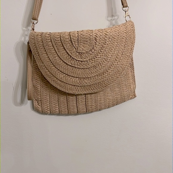 Willa hand woven soft straw boho cross body - Picture 2 of 6